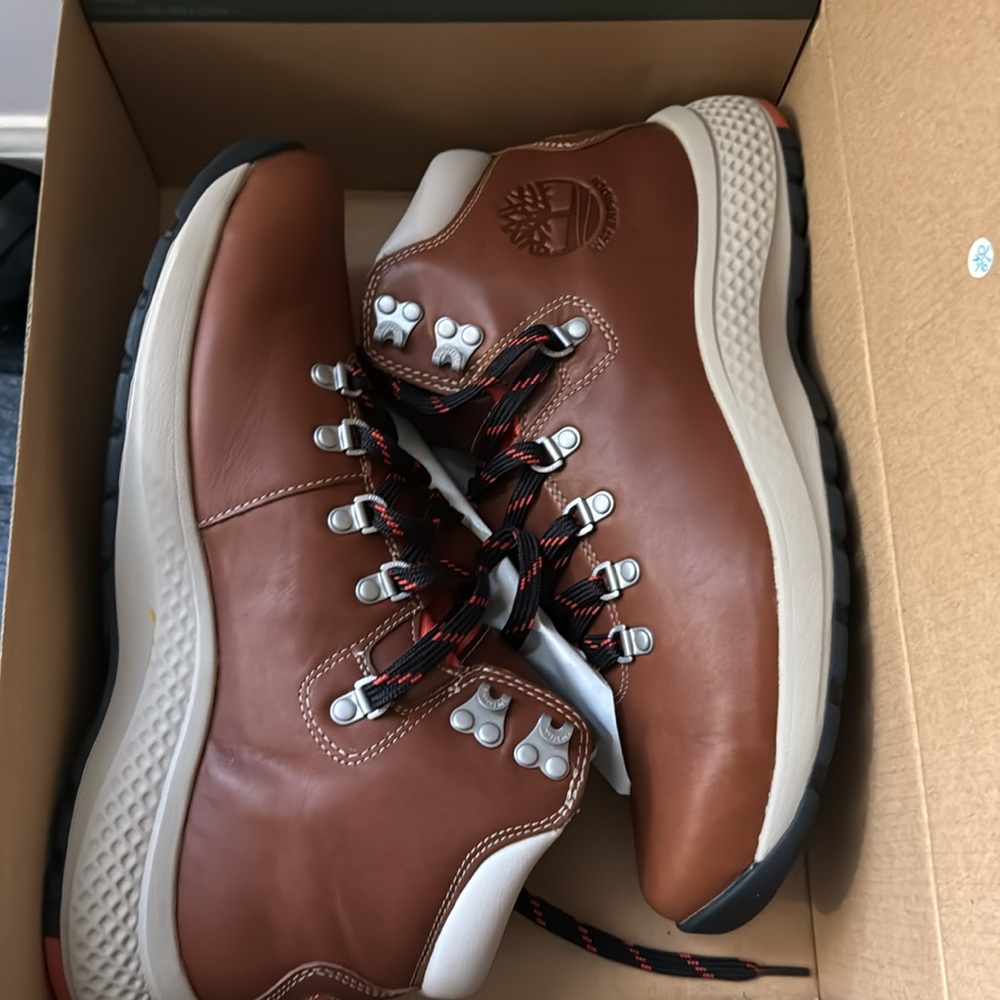 Timberland boot size 10 brown color